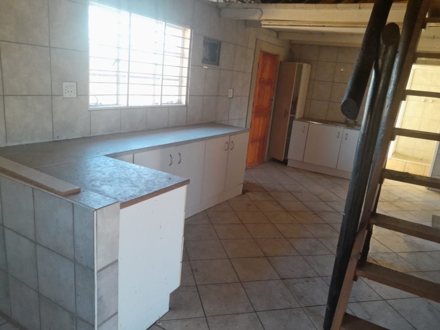 2 Bedroom Property for Sale in Viljoenskroon Free State